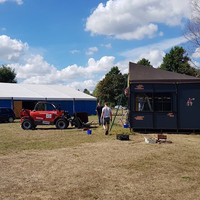Het opbouwen van Wilnis festival 2018 is begonnen